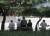 서울 종로구 탑골공원에 앉아있는 노인들. [중앙포토]
