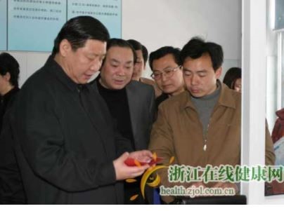 저장성 서기 시절 시진핑 주석(좌)과 황쿤밍(중앙) [사진 저장 온라인]