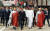 문재인 대통령이 28일 오후 조계사에서 국빈방한한 시리세나 스리랑카 대통령을 만나 함께 경내를 걷고 있다. 2017.11.28 [청와대 제공]