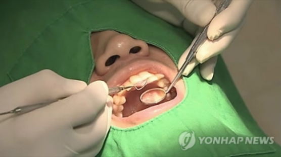 몸무게 28kg ‘불치병’ 30대 여성, 치과서 치아 뽑다 사망 