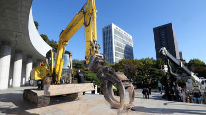 최순실에 분노해 대검 돌진한 굴삭기 기사, 지금은?