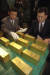 한국은행이 1998년 2월 27일 &#39;금모으기 운동&#39;으로 수집한 금괴12개(290㎏)을 매입했다. 한국은행은 이 운동으로 모인 금 중 수출한 것을 제외한 3t 가량의 금을 매입했다. [중앙포토]