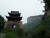 중국 삼국시대 유비와 제갈량이 넘나들었던 험준한 관문인 쓰촨성 젠먼관. 여기서 당 수도가 있던 장안(지금은 시안)으로 이어지는 길이 &#39;촉도&#39;다. 절벽에 구멍을 내 나무를 박은 뒤 그 위에 길을 낸 잔도가 곳곳에 남아 있다. [중앙포토]