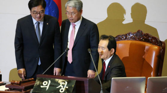 한숨돌린 민주당, 표정 관리 중인 국민의당, 부글글 한국당…예산안 합의 후 3당3색 기류