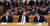 안철수 국민의당 대표(왼쪽)가 6일 서울 여의도 국회 의원회관에서 열린 평화개혁연대 주최 &#39;국민의당 정체성 확립을 위한 평화개혁세력의 진로와 과제&#39; 토론회에서 박주선 의원, 박지원 의원과 대화를 나누고 있다. [뉴스1]