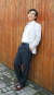 아지오 구두를 신고 있는 유시민 작가. [사진 &#39;구두 만드는 풍경&#39; 카페]