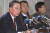 이헌재 금융감독위원장이 1998년 6월 29일 오전 서울여의도 금감위에서 은행경영평가를 공개하면서 퇴출은행 명단을 발표하고 있다.