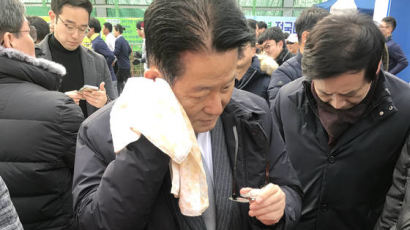 ‘간신배’ 항의 들은 안철수, 계란 맞은 박지원…국민의당 맞는 호남 민심