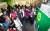 조명수 전 원장(오른쪽 끝)이 8일 새마을역사관에서 유학생들에게 새마을운동의 역사와 정신 을 설명하고 있다. 베트남·카메룬·니카라과 등지에서 온 학생들은 연세대 석사 과정을 밟고 있다. [김상선 기자]