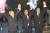 1998년 4월 20일 국회에서 열린 한나라당 의원총회에서 원내총무로 선출된 하순봉 의원(가운데)의 손을 조순 총재(왼쪽)과 이상득 전 원내총무(오른쪽)가 맞들어 축하하고 있다. [중앙포토]