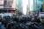 11일 미국 뉴욕에서 폭탄 테러가 일어나자 시장과 주지사가 현장에서 기자 회견을 열고 있다. [AFP=연합뉴스]
