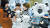 롯데백화점 부산 본점에 위치한 평창올림픽 공식 팝업스토어(왼쪽)에서 아이들이 올림픽 마스코트인 수호랑과 반다비 인형을 구경하고 있다. [뉴시스]