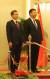 문재인 대통령과 시진핑 중국 국가주석이 14일 오후 베이징 인민대회당 북대청에서 열린 공식환영식에서 국민의례를 앞두고 서있다. [연합뉴스]