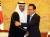 2010년 5월 25일 이명박대통령이 청와대를 방문한 UAE 무함마드 왕세자와 반갑게 악수하고 있다.[ 공동취재-KPPA ]