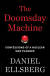 &#39;펜타곤 페이퍼&#39;를 폭로했던 대니얼 엘즈버그가 최근 출간한 신간 『심판의 기계: 핵전쟁 기획자의 고백』(The Doomsday Machine: Confessions of a Nuclear War Planner) 표지. 