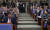 국민의당 대표 비서실장인 송기석 의원(오른쪽 두번째)과 권은혜 의원(오른쪽)이 20일 오후 국회에서 열린 의원 간담회에서 안철수 대표를 끌고라도 오라는 유성엽 의원의 발언에 항의하고 있다. [연합뉴스]