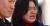 자유한국당 당무감사 결과 당협위원장 컷오프 대상이 된 류여해 최고위원이 17일 오후 서울 여의도 당사에서 가진 기자회견을 마친 뒤 지지자들과 울면서 대화하고 있다. [뉴스1]