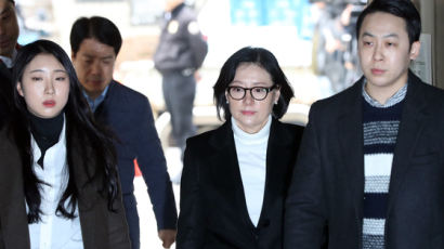 [속보] 신동주 무죄·신영자 징역 2년·서미경 집행유예