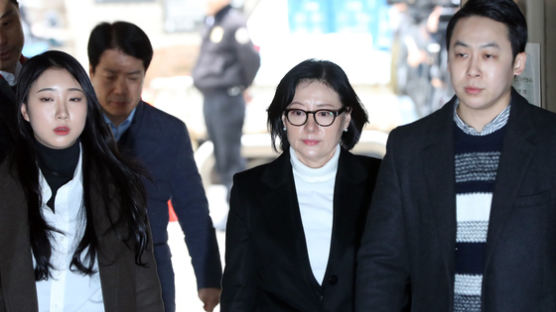 [속보] 신동주 무죄·신영자 징역 2년·서미경 집행유예
