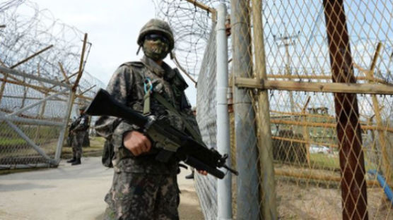 “DMZ 귀순, 3300V 고압선 넘어 지뢰밭과 북한군 추격 물리쳐야”