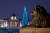 영국 런던 트라팔가르 광장 성탄 트리의 야경. [flickr Raphael Chekroun]