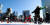 성탄절인 25일 오후 서울 여의도공원 여의아이스파크에서 어린이들이 스케이트를 타고 있다. [연합뉴스]