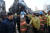22일 문재인 대통령이 충북 제천시 복합상가 건물 화재사고 현장을 방문해 소방관들을 격려하고 있다. [청와대 사진기자단]