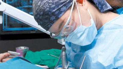 [올해의 우수브랜드 대상]비용·통증·부작용 줄인 임플란트 수술