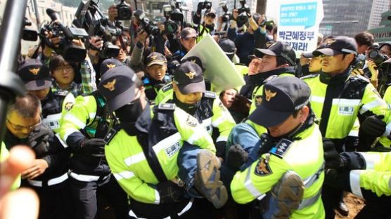 “법원이 허가한 수사기록 복사 검찰서 막으면 위헌”