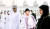 지난해 3월 아랍에미리트(UAE)의 이슬람 사원을 방문한 박근혜 대통령은 샤일라로 머리를 가렸다.  [중앙포토]