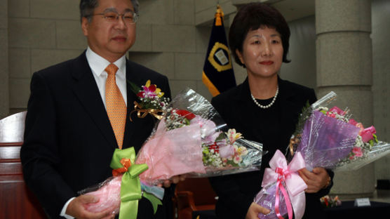 김용덕·박보영 대법관 퇴임…“대법원 사건 적체 한계 넘어”