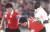 1996년 AC밀란 소속으로 내한한 웨아가 한국축구대표팀과 친선전을 하는 모습으로 이재형 축구자료수집가가 중앙일보에 제공했다. [사진 이재형 축구자료수집가]