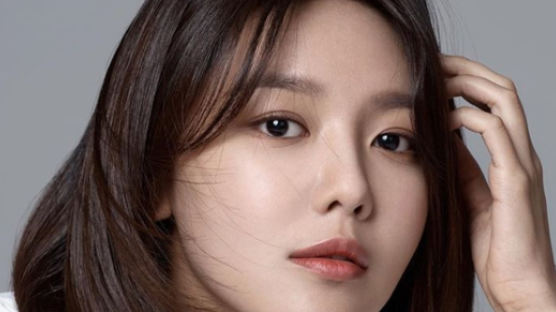EX-SNSD Member SOOYOUNG Shares Her "Actress" Photos