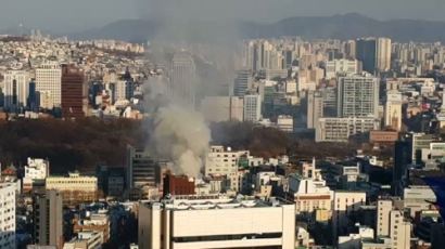 서울 종로3가역 인근 건물서 불…1명 부상