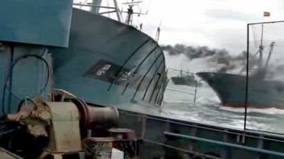 [사진] 해경, 중국 어선에 실탄 400발 경고사격