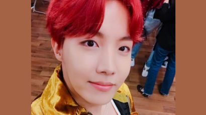 J-HOPE Shares Selfies Taken During NYRE Prep Time