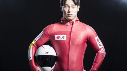 윤성빈, 2018년 첫 스켈레톤 월드컵 우승...'평창 청신호'