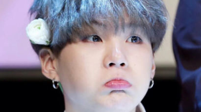 BTS Face Reading ③ SUGA Will Fall in Love with a Girl?