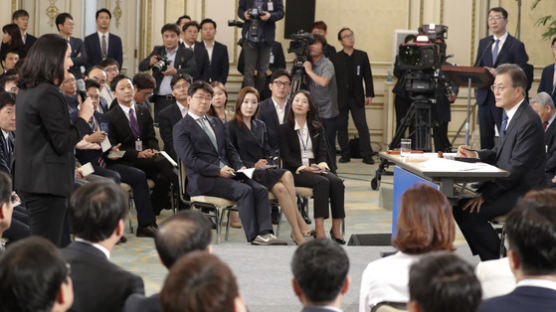미국은 '연두교서', 한국은 '신년 기자회견'...역대 대통령의 신년 기자회견은?