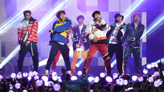 BTS, 美 빌보드서 ‘순위 역주행’…‘핫100’ 6주 연속 차트인 