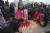 파키스탄에서 시민들이 최근 살해된 6세 소녀 자이나브 사건을 규탄하고 조속한 범인 검거를 요구하는 집회를 열고 있다 [AP=연합뉴스]