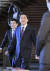 아베 신조(安倍晋三) 일본 총리가 12일 관저에서 기자들의 질문에 답하기 위해 이동하고 있다. [도쿄 교도=연합뉴스]