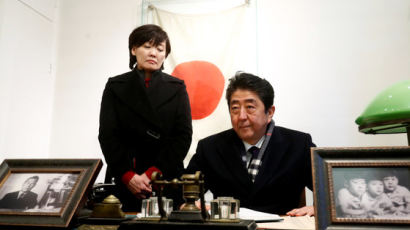 [취재일기]일본판 쉰들러가 아베 총리에게 바라는 건