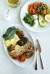 호주 레스토랑 빌즈의 &#39;풀 오지&#39;(사진 속 하단 접시). 영국식 아침식사의 호주 버전인 풀 오지는 스크램블 에그와 사워도우, 베이컨, 토마토, 버섯, 소시지를 담아낸다. [사진 빌즈]