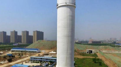 스모그 몸살 중국은…100m 높이 ‘공기정화탑’ 가동 중