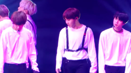 BTS' First Ever On Stage Performance of 'Best Of Me' 