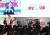 최태원 SK 회장이 15일 경기도 이천시 SK하이닉스 청운체육관에서 올해 입사한 신입사원들과 성장 전략 등에 대해 이야기하고 있다. [사진 SK]