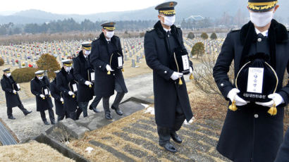 [사진] 단원고 순직교사 9명 국립묘지 안장