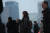 전국에 미세먼지가 &#39;나쁨&#39; 수준으로 예보된 16일 오전 마스크를 착용한 출근길 시민들이 광화문네거리를 지나고 있다. [연합뉴스]