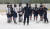 여자 아이스하키 국가대표 선수들이 28일 태능선수촌 빙상장에서 연습을 하고 있다. 김도윤 코치 와 캐나다 출신 세라 머리 감독이 선수들을 지도하고 있다. 신인섭 기자